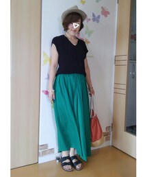 出勤ver. | ビルケン+赤バッグ+カラフルネックレスでカジュアルに🎵(その他)