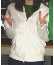 椎名彩花さん | パーカー