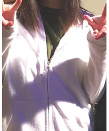 椎名彩花さん | パーカー