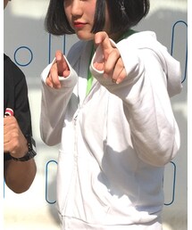 椎名彩花さん | パーカー