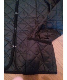 ねんき♪
入ってますょ～(笑)
キルティング♪♪
ｺｰﾃｨﾝｸﾞ？フチの切り替え？
なんて言うんだっけ～(笑)(ダウンジャケット/コート)