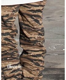 badge | チノパンツ