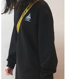 off white | トップス