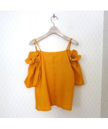 くるみボタン　ちりめんオフショルトップス(シャツ/ブラウス)