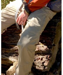 FJALL RAVEN  | チノパンツ