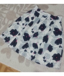 Marblee | フラワーシャドーセットアップ(下)

トップスとのセット売りです。(スカート)