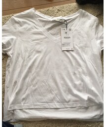 Bershka | ベルシュカ 白ティーシャツ vネック 短め(Tシャツ/カットソー)