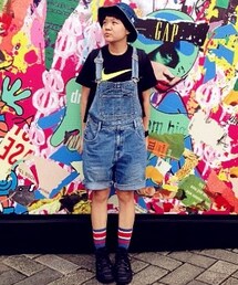 吊帶褲 / 市集買
襪子 / 澳洲朋友送
手錶 / Casio
T恤 / Nike
鞋 / Palladium
帽子 / 士林買
(その他)