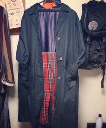 used | イタリアの古着コート
紺色ぽいようなでもくすんだ緑色が入ったコート
裏地もかわいくてお気に入り(ステンカラーコート)