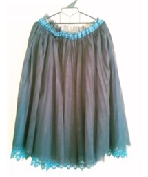 on the couch | 紺ふんわりスカート(スカート)