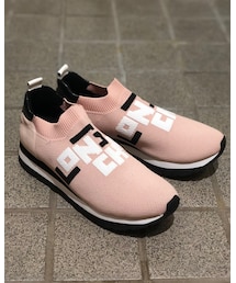 LONGCHAMP | スニーカーなのに足の甲？幅のライン綺麗に見える😘(スニーカー)