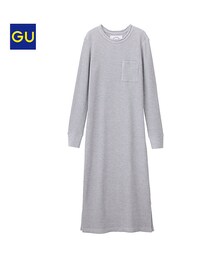 GU | 両サイドの裾にスリットが入ってて意外と着やすく可愛い(ワンピース)