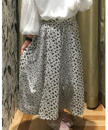 Green　Parks | WEARSフラワーptパネル切替ロングスカート ¥4,990-   off white(スカート)