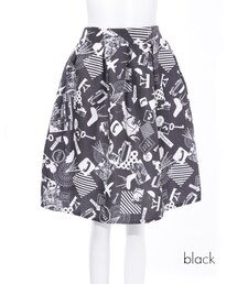 ellerie | モノクロラベル柄フレアスカート(スカート)