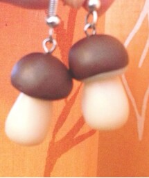 きのこのこのこ♡フィンランドで購入。ハンドメイド(ピアス（両耳用）)