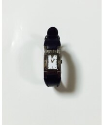 VERSACE | いつも付けてる時計。てゆかここ数年毎日これしかつけてない☝️なのでボロッボロ😭💥愛着はんぱない。(アナログ腕時計)