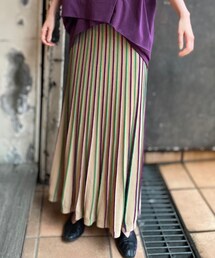 1％ | スカート