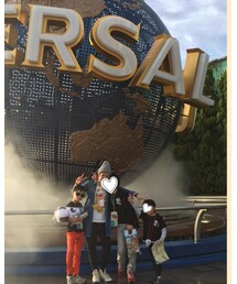 USJ | 2日目USJ♡  子供たちは、無地のTシャツにスヌーピーワッペンつけた格安Tシャツ♪♪  あたしはLEEのワンピースをジャケット変わりにしてスヌーピーTシャツにスウェット♡(その他)