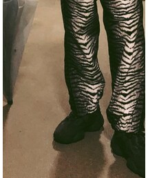 Yeezy | スニーカー