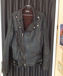 sixe | 艶消しの紺のレザー
(ライダースジャケット)