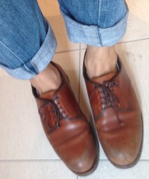 古着屋で見つけた茶色の革靴(ドレスシューズ)