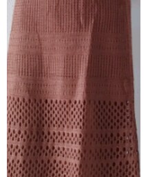 isn't she? | スカート