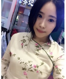 UNKNOWN. | トップス