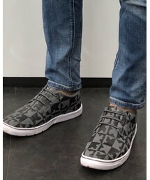 UNDER ARMOUR | スニーカー