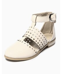 ユニークパンチングディテールフラットシューズ(サンダル)