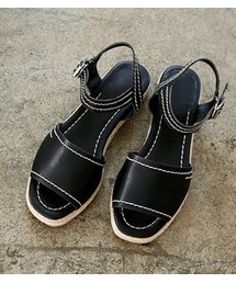 ワイドストラップステッチ装飾サンダル(サンダル)