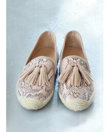 タッセル付きスネークスキンフラットシューズ(スニーカー)
