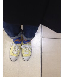 ゆるゆる水玉靴下。
きいろのスニーカー。(スニーカー)