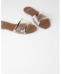 ZARA | フラットビニールサンダル　3990円(サンダル)