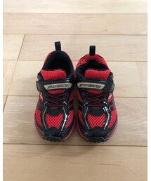 瞬足 | スニーカー