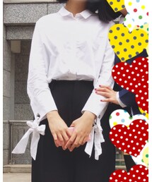 Bershka | 白色衬衫。袖子打孔绑带(シャツ/ブラウス)