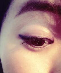 MAYBELLINE | ブルーの猫目ライン(ファンデーション)
