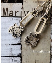 HandaPanda | HandaPandaオリジナル虎ピアス/メルカリで販売中♪(ピアス（両耳用）)