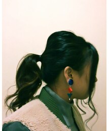 ヘアースタイル | ゆる巻きでポニテして崩しました👑(イヤリング)