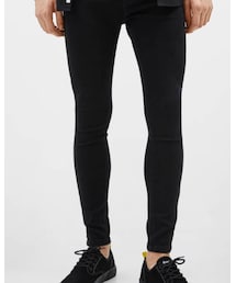 Bershka | 4000円以内で、テーパードのしっかり効いたスキニーが購入できるのはかなり嬉しいです。(デニムパンツ)