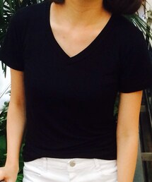 黑色v領素t(Tシャツ/カットソー)