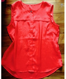 フェリシモ | 鮮やかノースリーブブラウス。ゴールドの第1ボタンがアクセント。(シャツ/ブラウス)