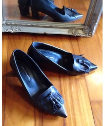 rabokigoshi works | 黒タッセルパンプス。綺麗なポインテッドトゥながらトラッドな味つけで、私にしっくり馴染んでいる気がする。(パンプス)