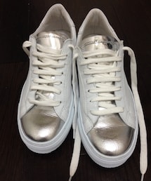 Ambassadors of minimalism | メタリックテニススニーカー(スニーカー)