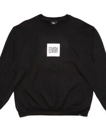 ELVIRA | ELVIRAのトレーナーです。
トレンドを存分に吸収したデザインとカラーリングは
今のストリートシーンに精通しているクリエイターが
関わっているということもあり、さすがの仕上がりに。
アウターを羽織った際にでもロゴがしっかり見えて
コーデのアクセントポイントになってくれる最高の1枚。
(スウェット)