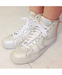 シャイニーなNIKEハイカットスニーカー(USED)(スニーカー)