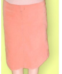 on the couch | スカート