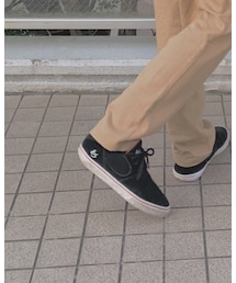 ES | スニーカー