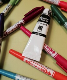 DAISO | アクリル絵の具 黒(ステーショナリー)