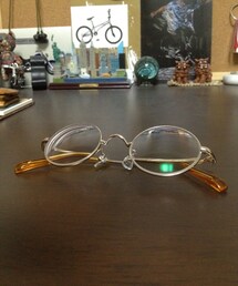 白まるめ(メガネ)