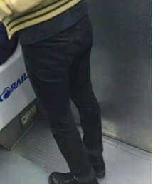 ROGUE TERRITORY | デニムパンツ